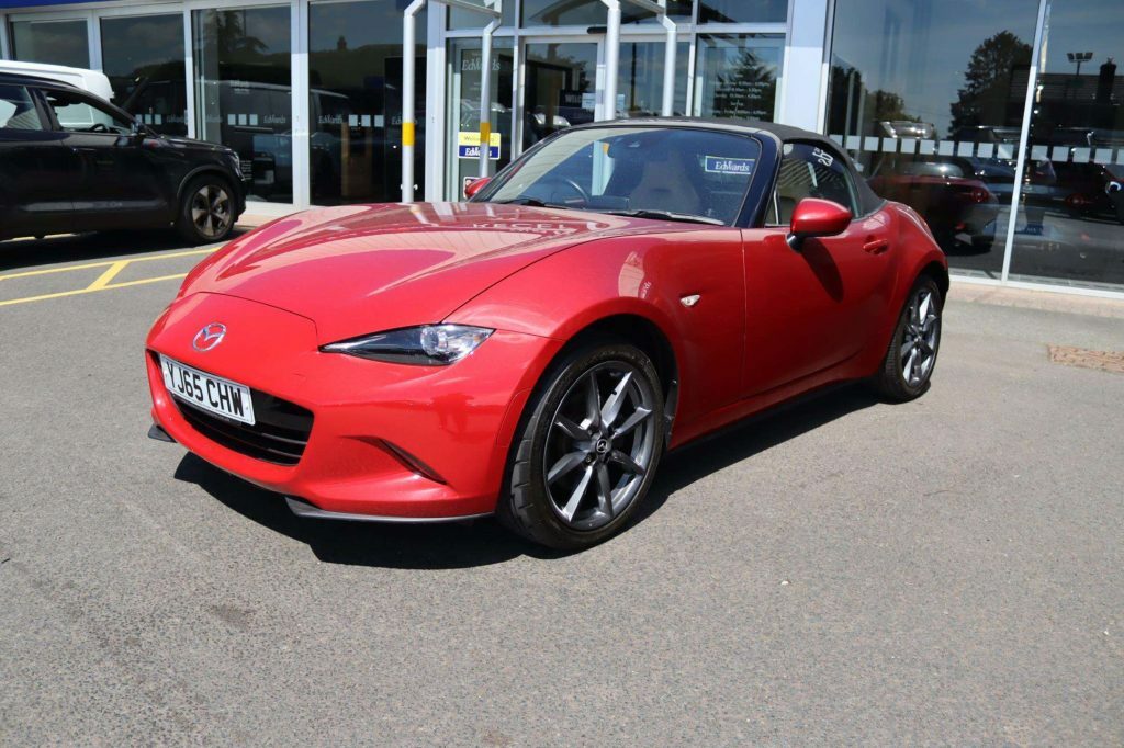 Mazda MX-5 2.0 Sav-g 160Ps Sport Nav YJ65CHW Red #4