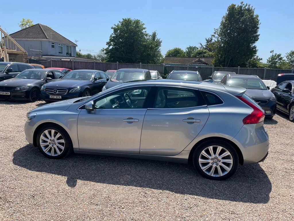 Volvo V40 2.0 D4 Se Lux Nav Euro 6 Ss KJ15SBO #4