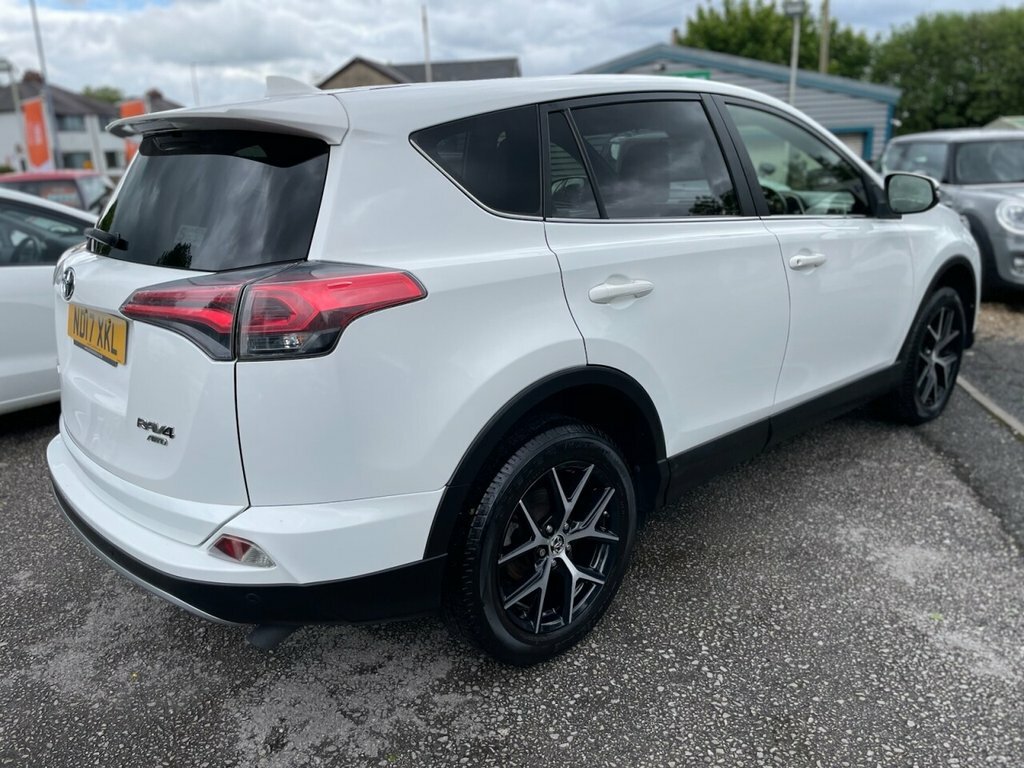 Toyota Rav 4 2L Icon White #5