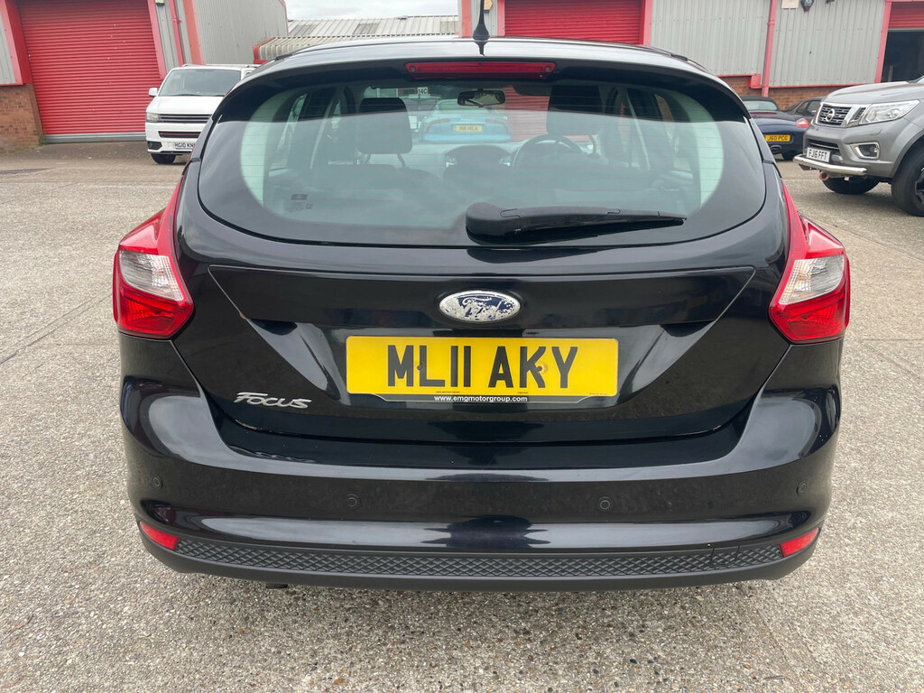 Ford Focus 1.6 Zetec Hatchback Black #4
