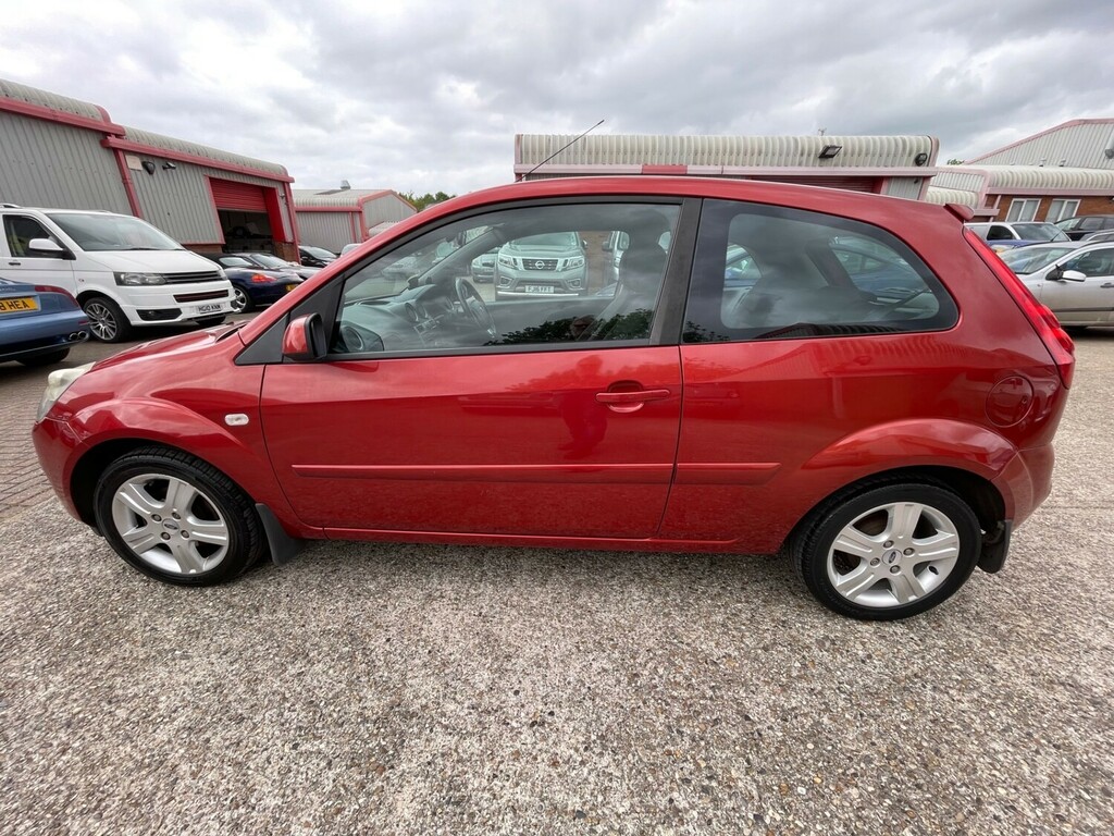 Ford Fiesta 1.25 Zetec Climate Hatchback EA08GLV Red #6