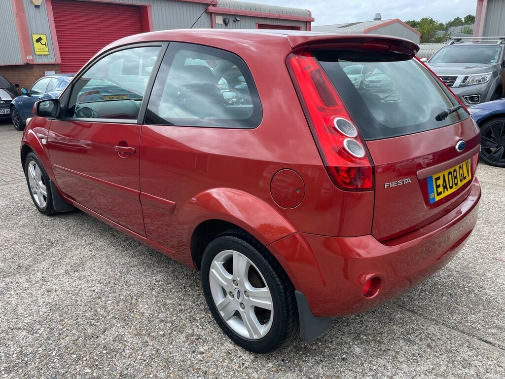 Ford Fiesta 1.25 Zetec Climate Hatchback EA08GLV Red #5