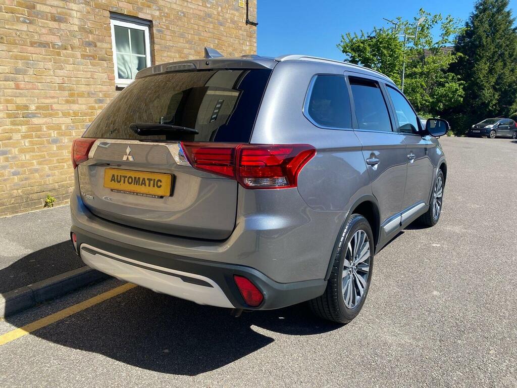 Mitsubishi Outlander Suv 2.0 Mivec Exceed Cvt 4Wd Euro 6 Ss 201 YN69YWR Grey #3