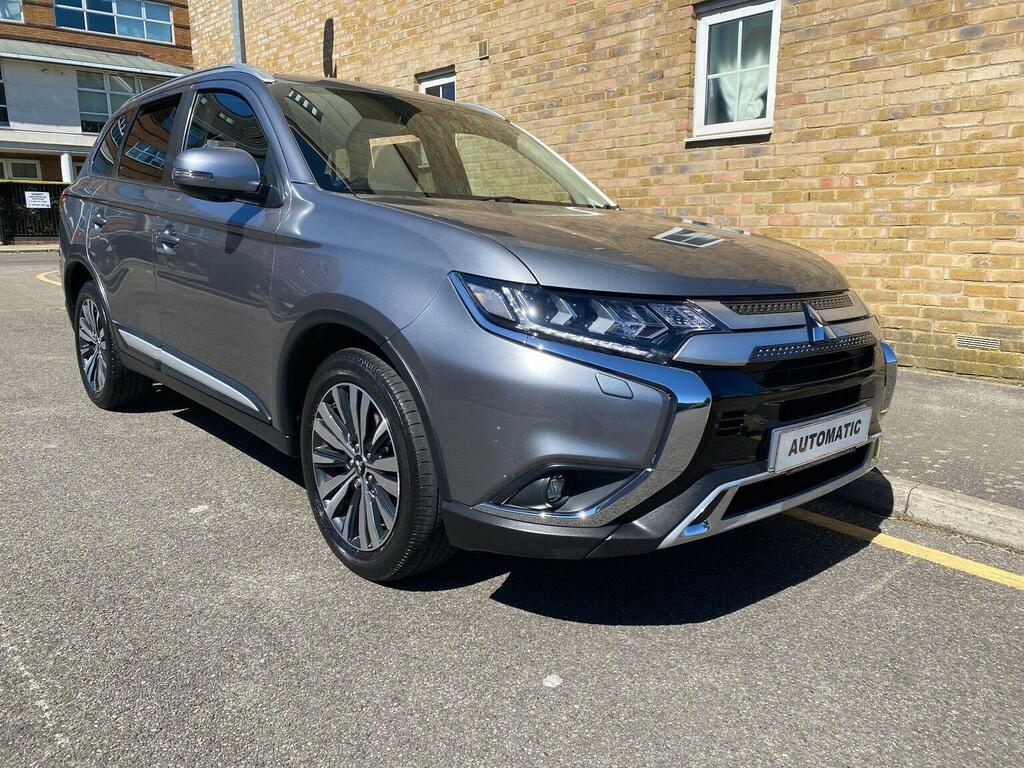 Mitsubishi Outlander Suv 2.0 Mivec Exceed Cvt 4Wd Euro 6 Ss 201 Grey