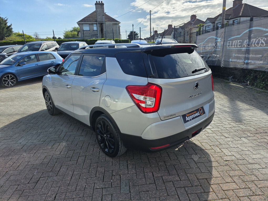 SsangYong Tivoli XLV 1.6 D Elx Black #9