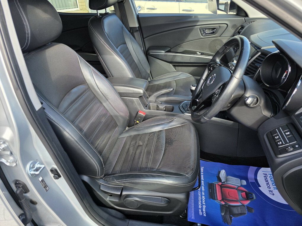 SsangYong Tivoli XLV 1.6 D Elx Black #12