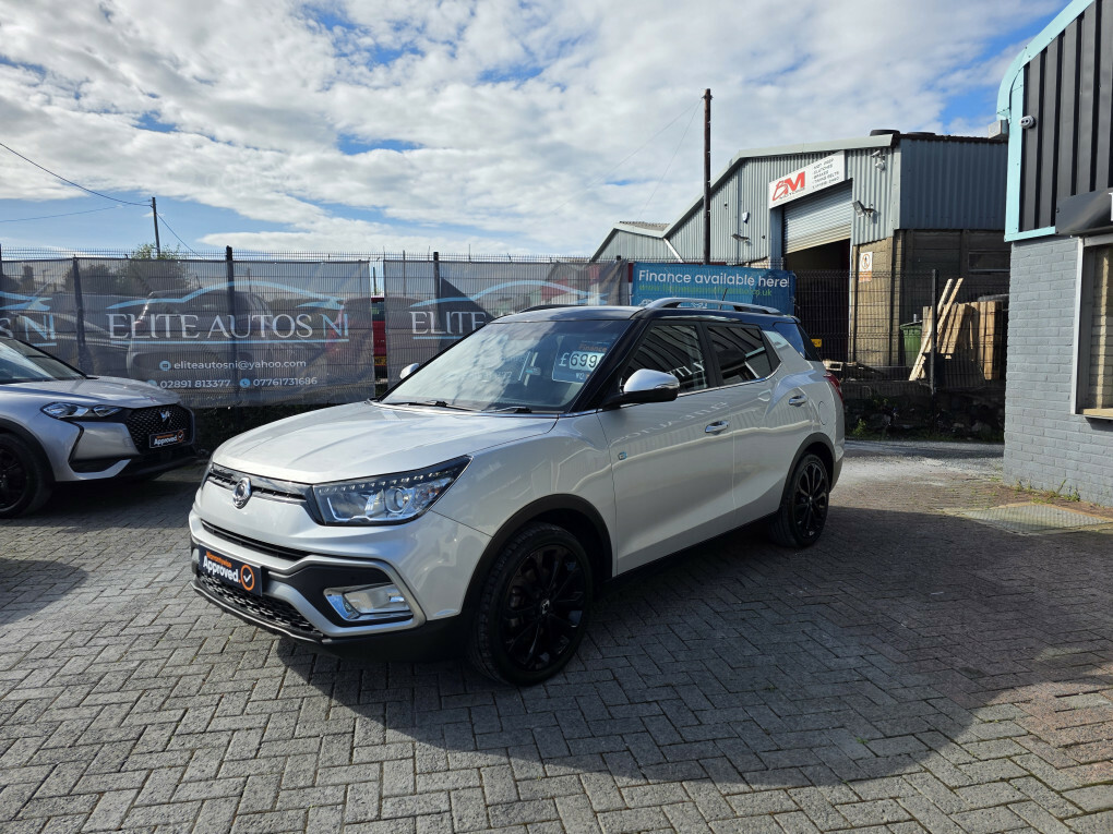 SsangYong Tivoli XLV 1.6 D Elx Black #1