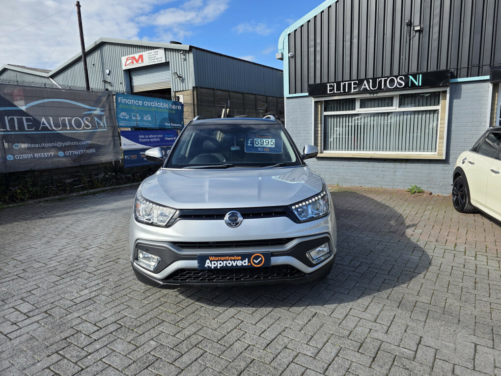 SsangYong Tivoli XLV 1.6 D Elx Black #5