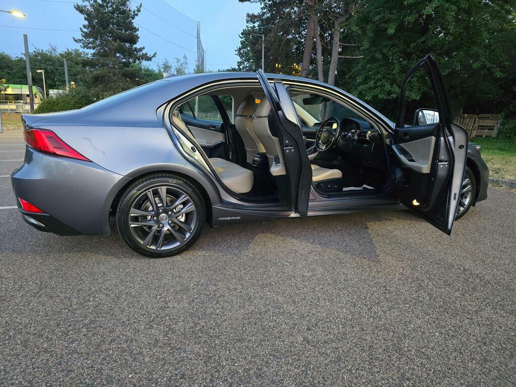 Lexus IS 300H F-sport Cvt Navigation Red #51