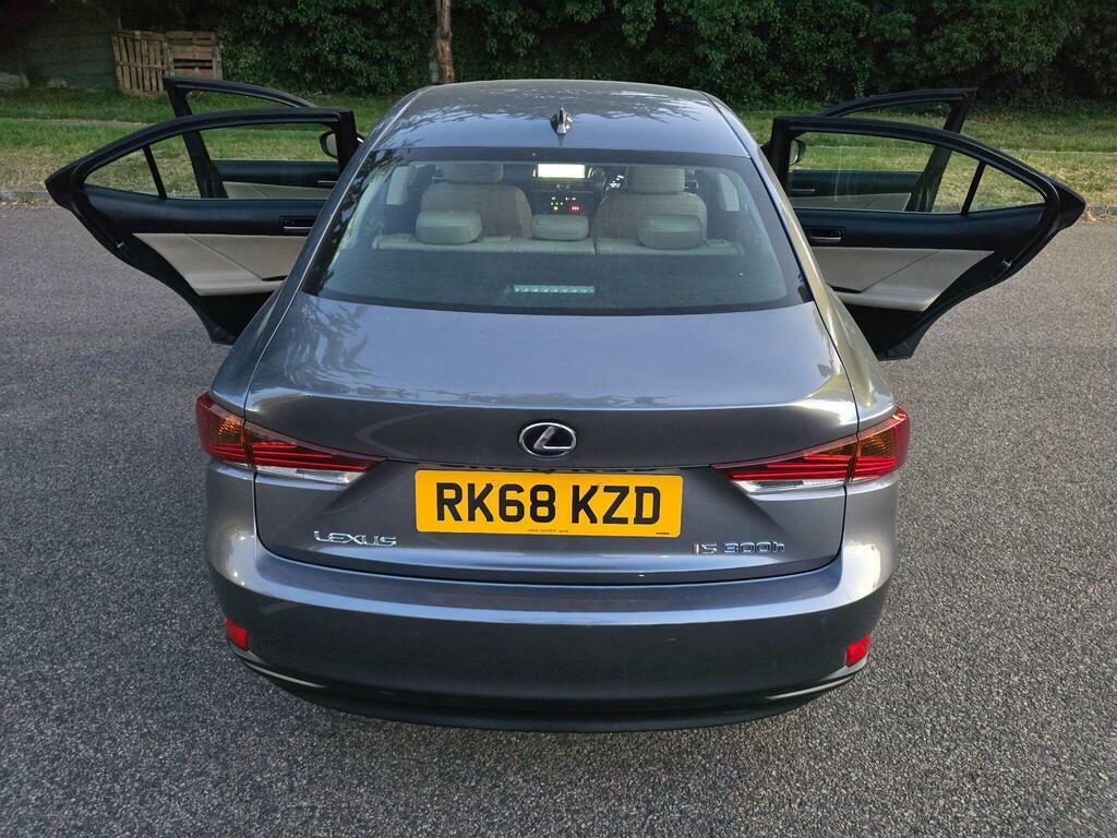 Lexus IS 300H F-sport Cvt Navigation Red #38