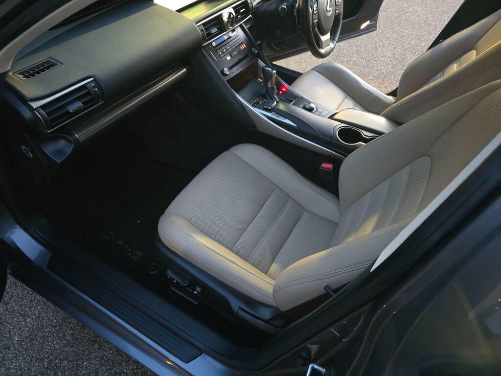 Lexus IS 300H F-sport Cvt Navigation Red #49