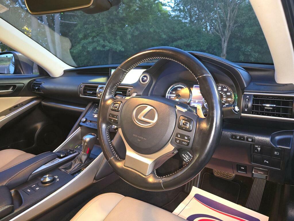 Lexus IS 300H F-sport Cvt Navigation Red #86