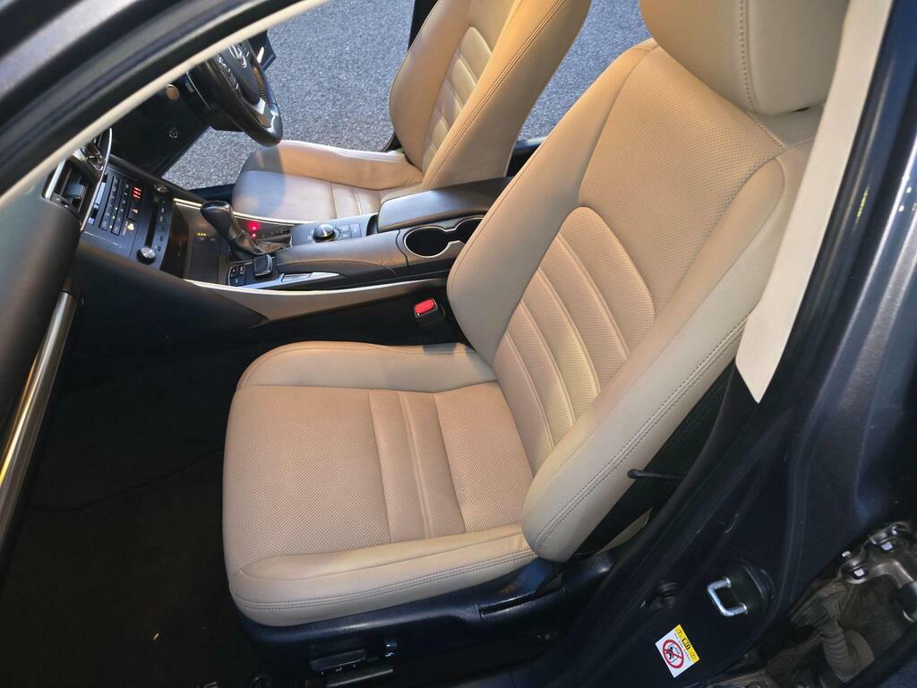 Lexus IS 300H F-sport Cvt Navigation Red #73