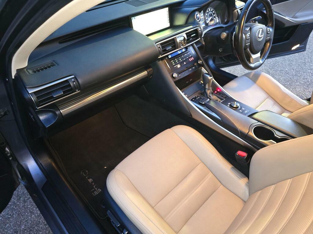 Lexus IS 300H F-sport Cvt Navigation Red #74