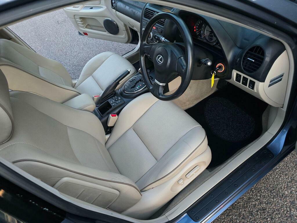 Lexus IS Silver #71