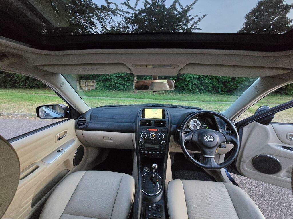 Lexus IS Silver #76