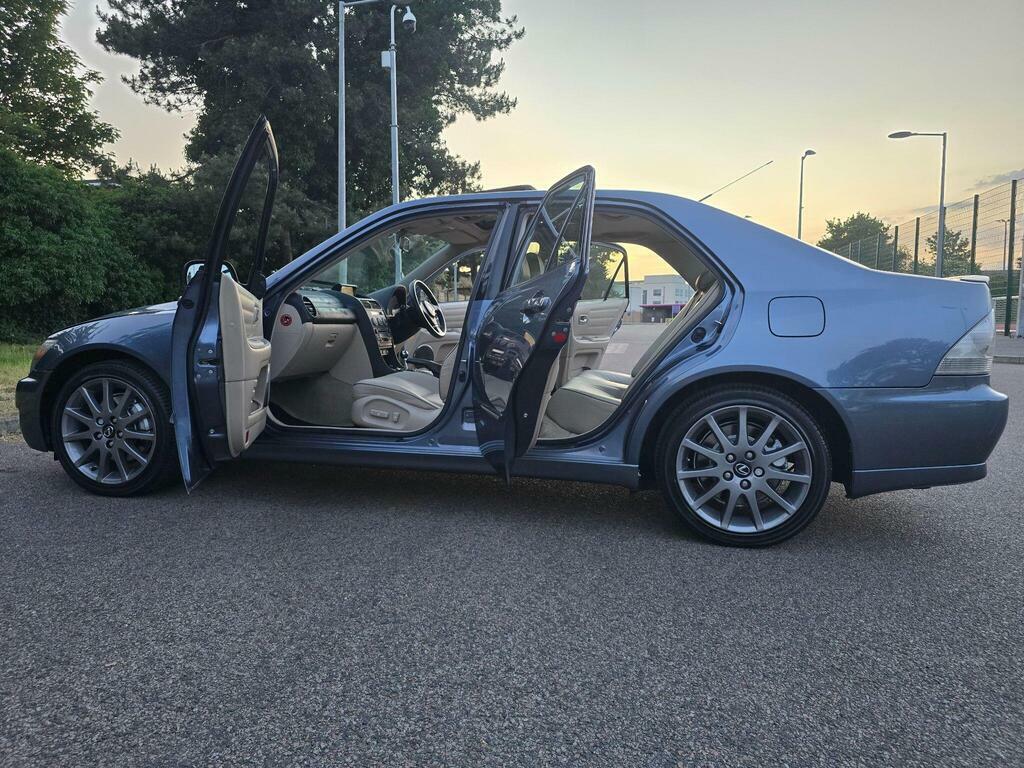Lexus IS Silver #99