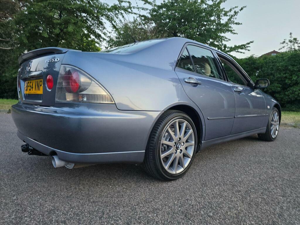 Lexus IS Silver #33