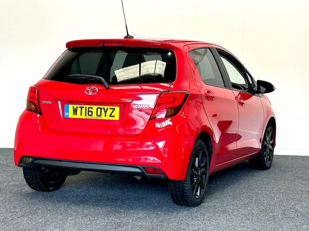 Toyota Yaris 1.3L Design WT16OYZ Red #4