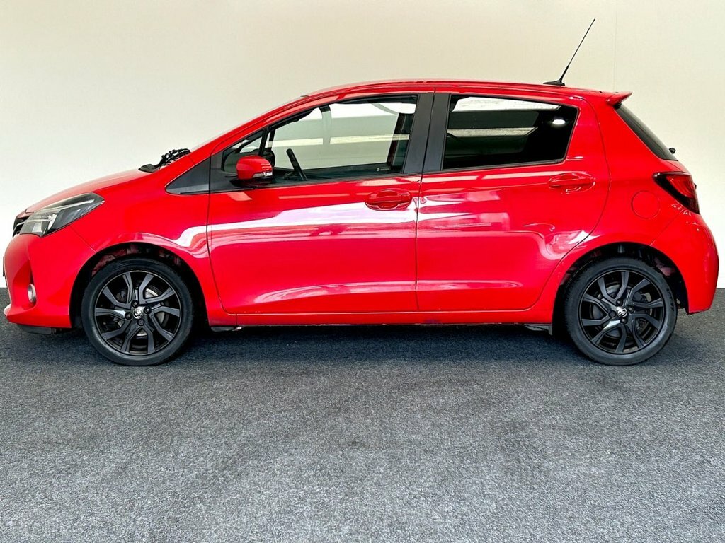 Toyota Yaris 1.3L Design WT16OYZ Red #3