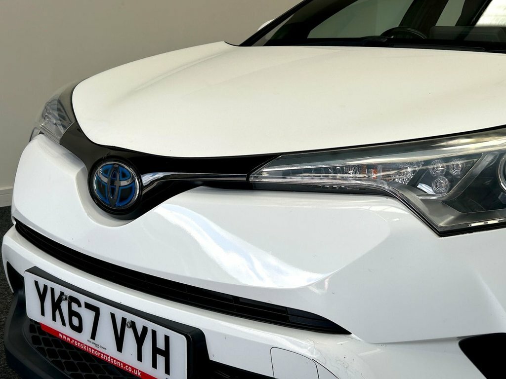 Toyota C-Hr 1.8L Icon YK67VYH White #5