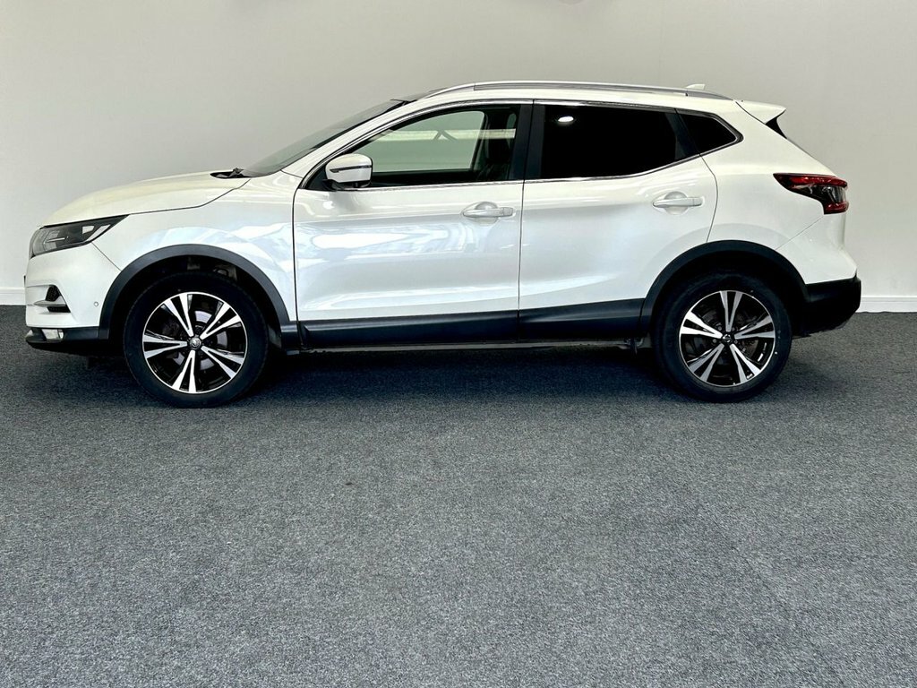 Nissan Qashqai 1.5L N-connecta DS68WKA White #3