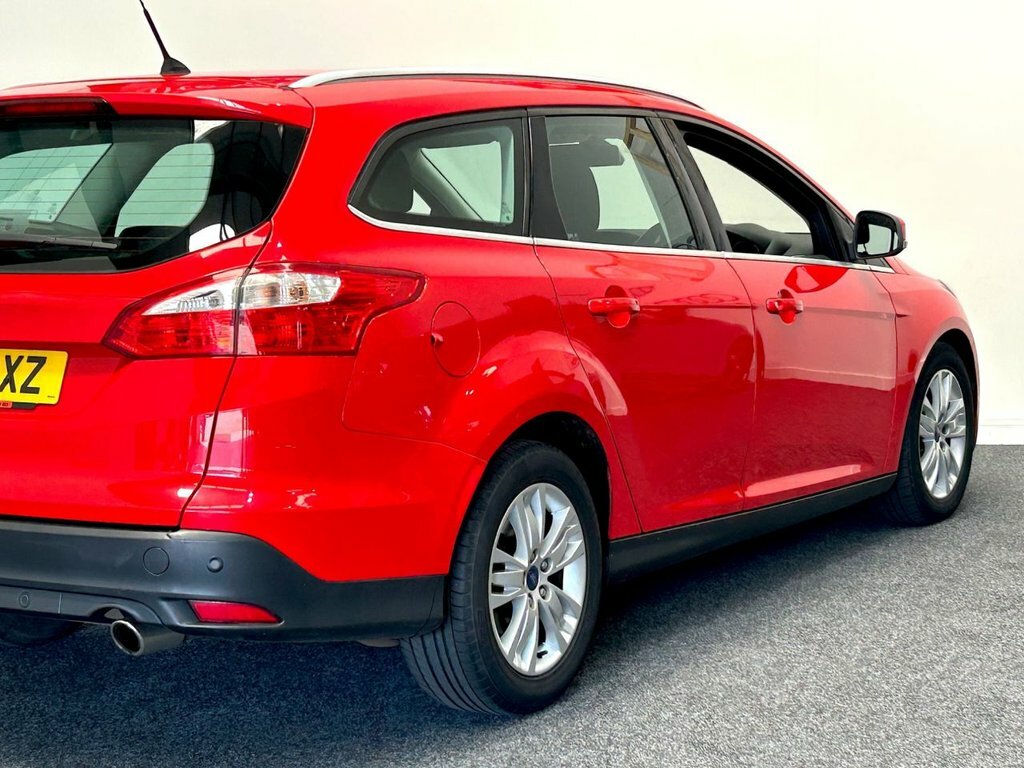 Ford Focus Estate CA14AXZ Red #6