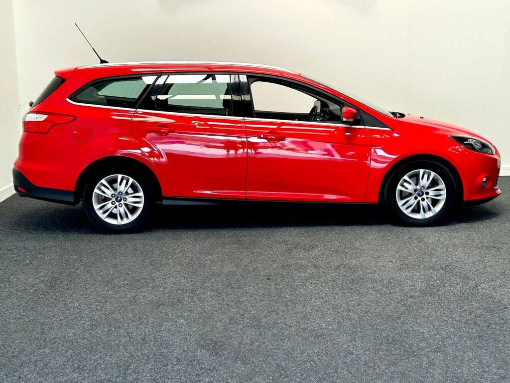 Ford Focus Estate CA14AXZ Red #3
