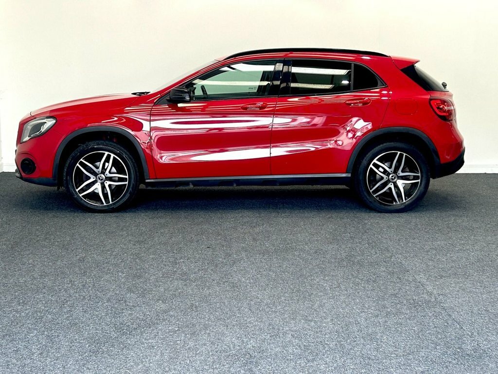 Mercedes-Benz GLA Class 1.6L Urban Edition PO19NVE Red #3