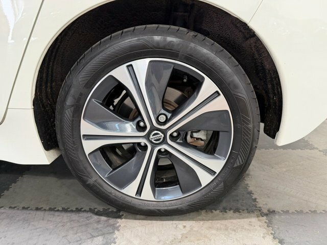 Nissan Leaf 62Kwh E Tekna Hatchback 217 Ps WF20CYX White #6