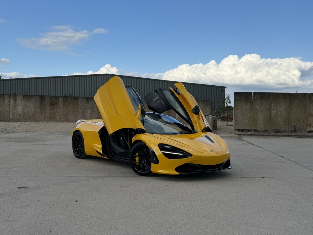 McLaren 720S Coupe 4.0 T V8 201818 Yellow
