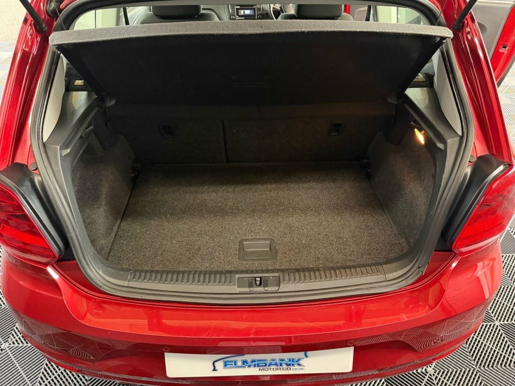 Volkswagen Polo 1.2L Se LR65KJA Red #3