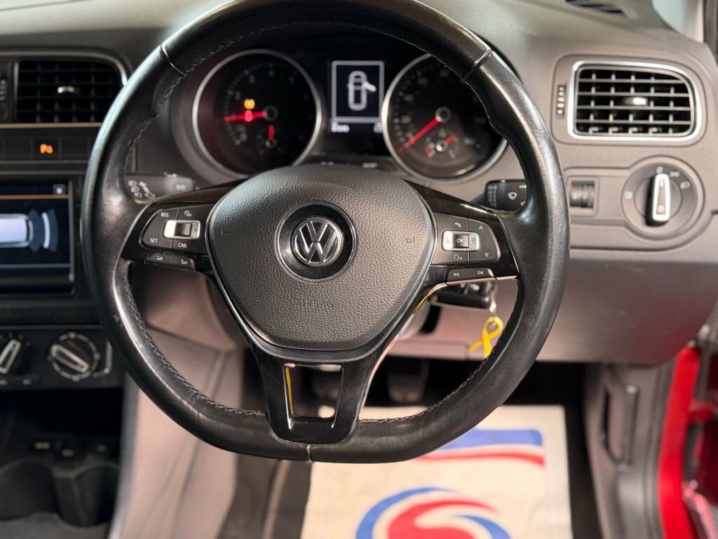 Volkswagen Polo 1.2L Se LR65KJA Red #4