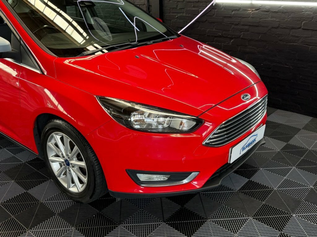 Ford Focus 1L Titanium WM64NKN Red #5