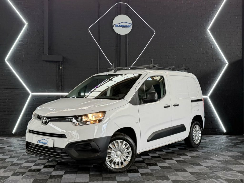 Toyota Proace City 1.5L Active White