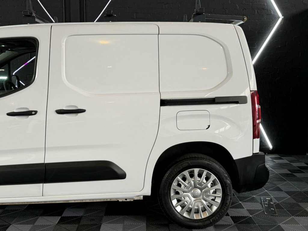 Toyota Proace City 1.5L Active MF72WOV White #5