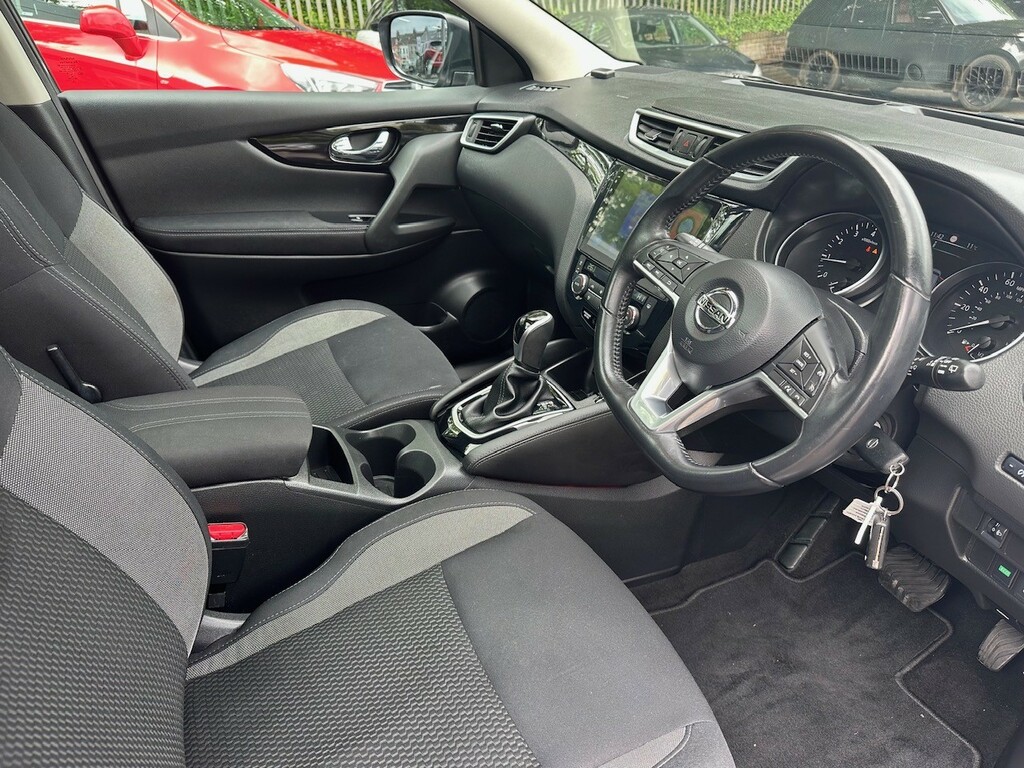 Nissan Qashqai Suv 1.2 Dig-t Acenta 2017 GU67NNX Grey #2