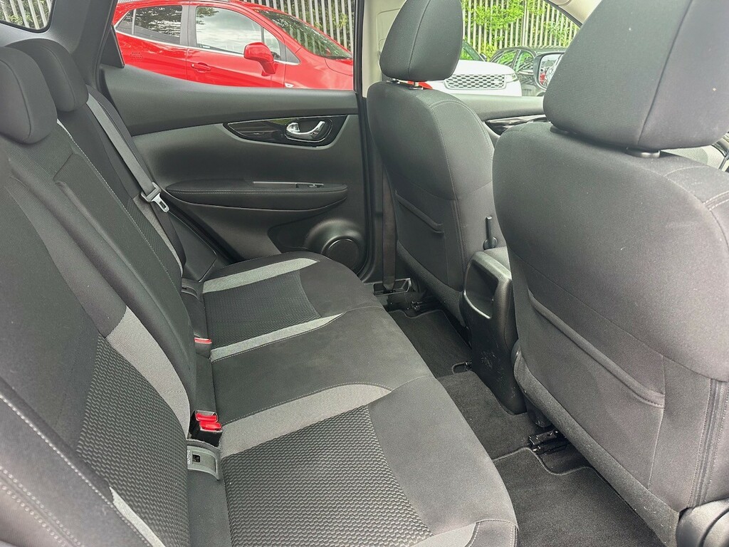 Nissan Qashqai Suv 1.2 Dig-t Acenta 2017 GU67NNX Grey #3
