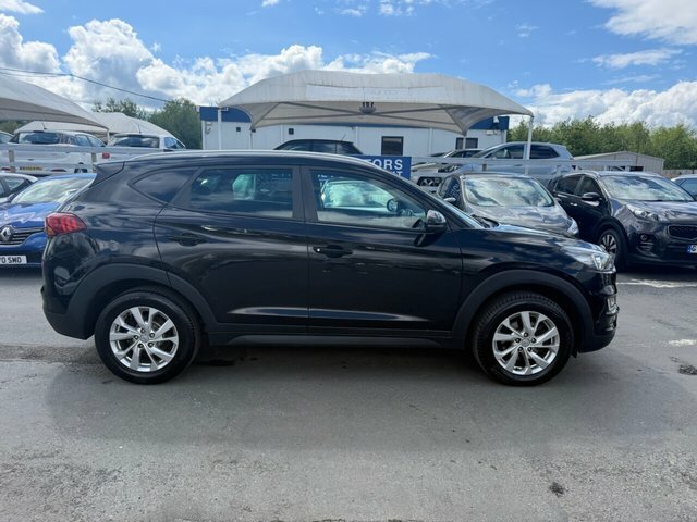 Hyundai Tucson 1.6 Gdi Blue Drive Se Edition Suv NL68GNK Black #4