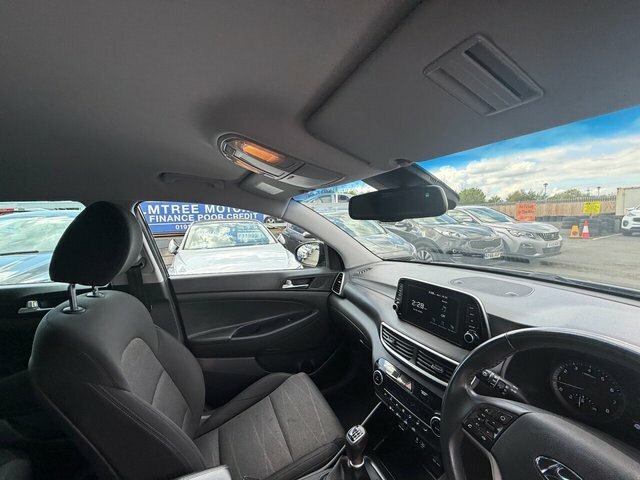 Hyundai Tucson 1.6 Gdi Blue Drive Se Edition Suv NL68GNK Black #2