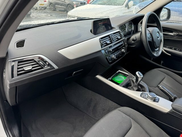 BMW 1 Series 118I 1.5 Gpf Se Edition Hatchback SD68JJL White #2