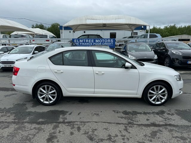 Skoda Octavia 1.4 Tsi Elegance Edition Hatchback White #2