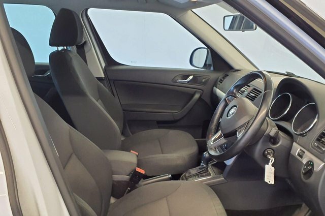 Skoda Yeti Dsg 1.2 Tsi Se Outdoor Editio CU64NSN White #2