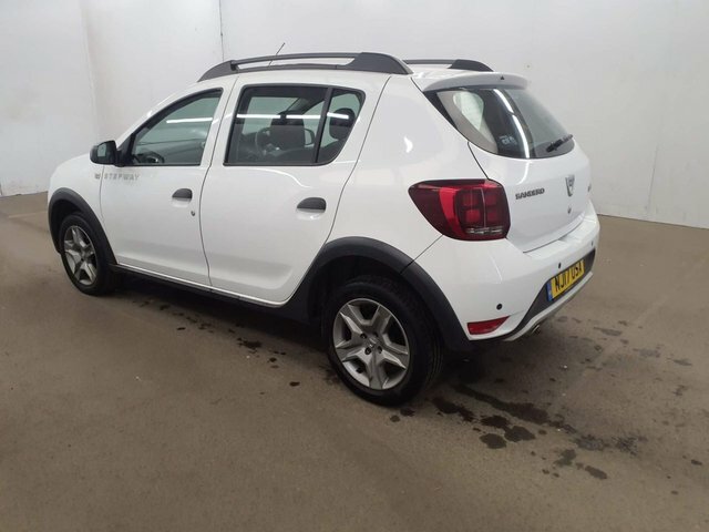 Dacia Sandero Stepway 1.5 Turbo Dci Laureate Hatchback M NJ17OSA White #5