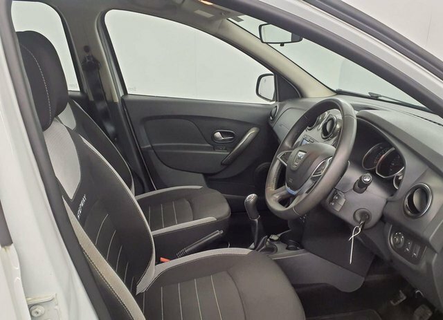 Dacia Sandero Stepway 1.5 Turbo Dci Laureate Hatchback M NJ17OSA White #2