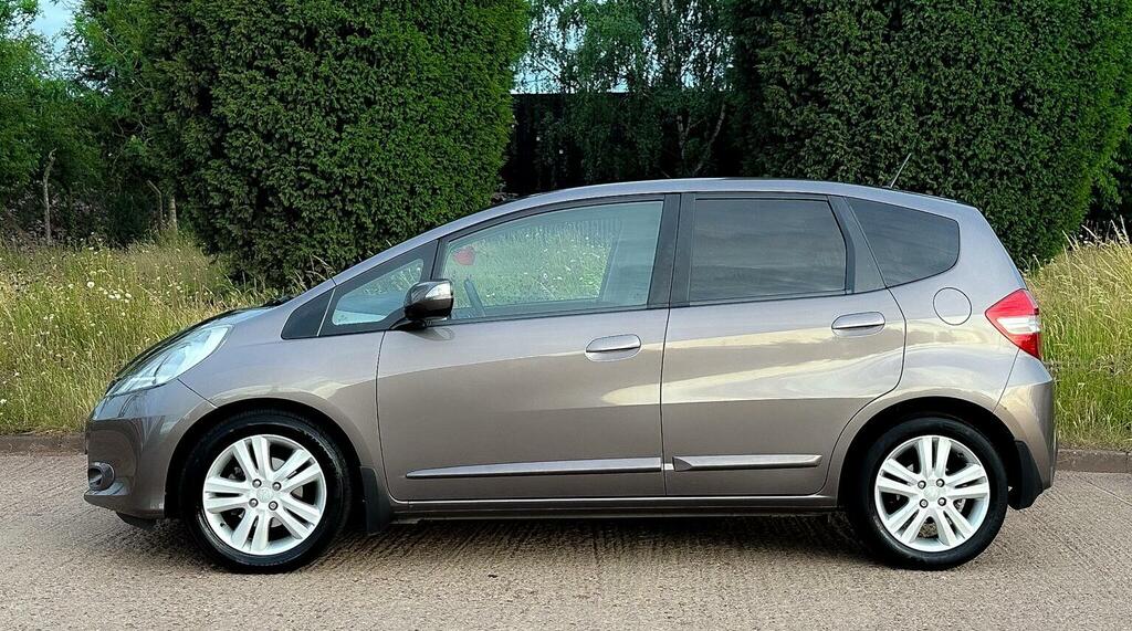 Honda Jazz 1.4 I-vtec Es Plus Cvt Euro 5 201414 Brown #6