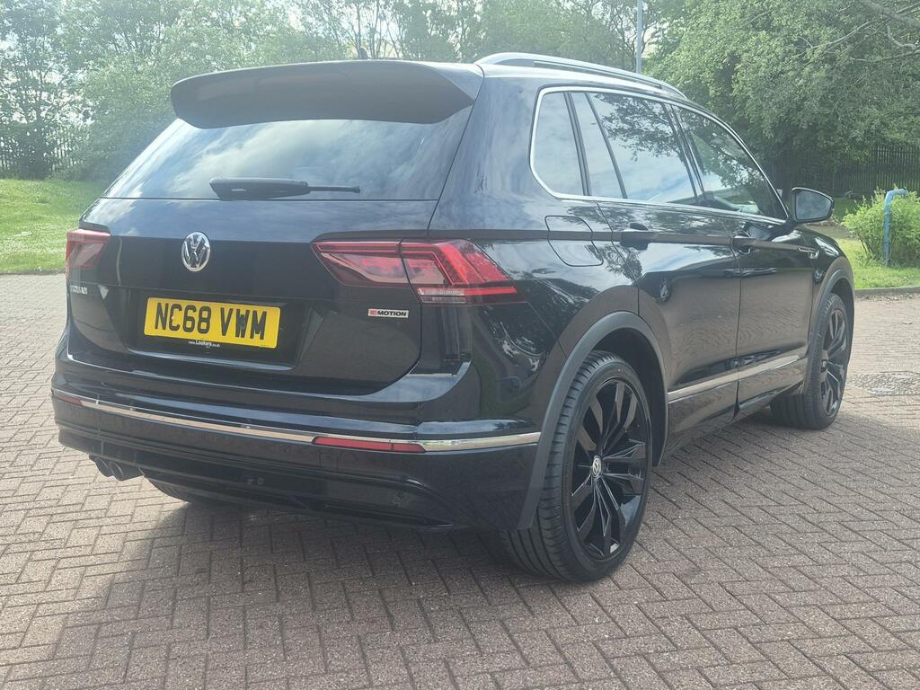 Volkswagen Tiguan 2.0 Tdi R-line Suv Dsg 4Motion Euro 6 NC68VWM Black #3