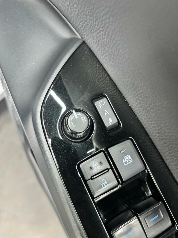 Toyota Prius 1.8L Vvt-i Active 121 Bhp White #34
