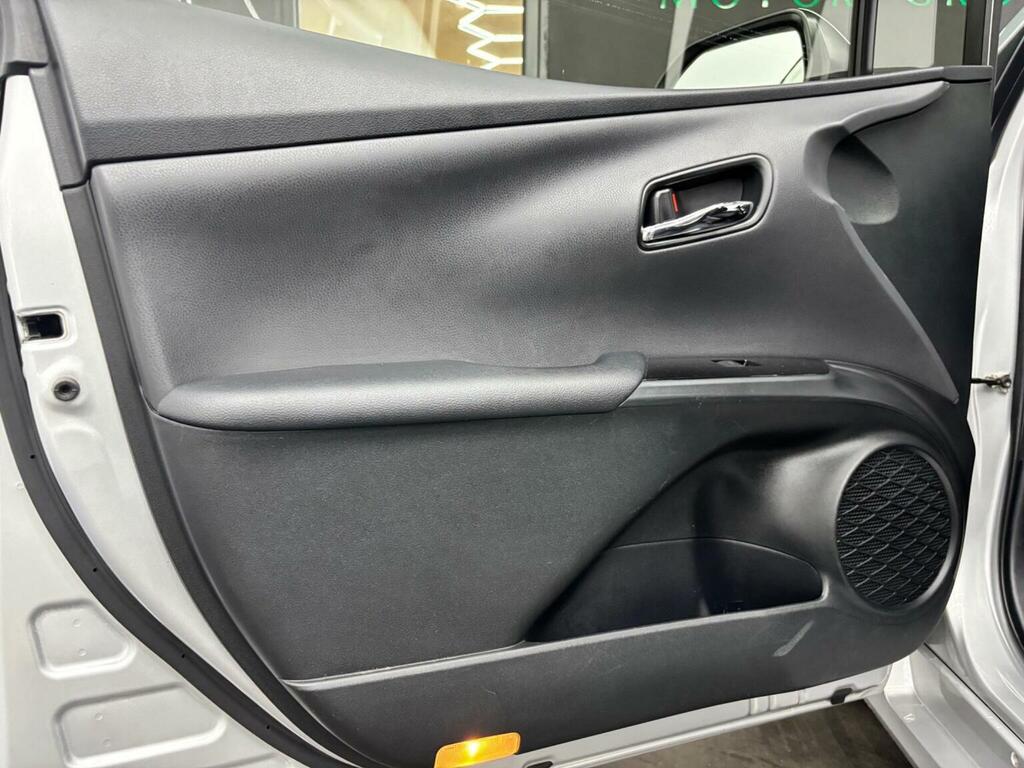 Toyota Prius 1.8L Vvt-i Active 121 Bhp White #37