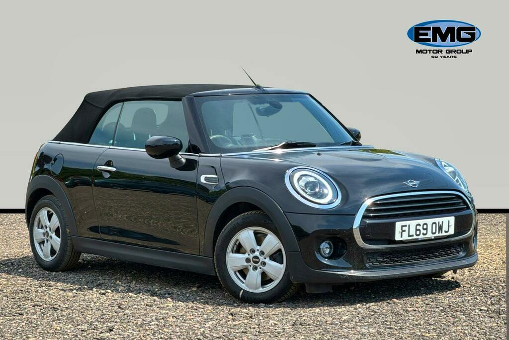 Mini Convertible 1.5 Cooper Classic Convertible Black